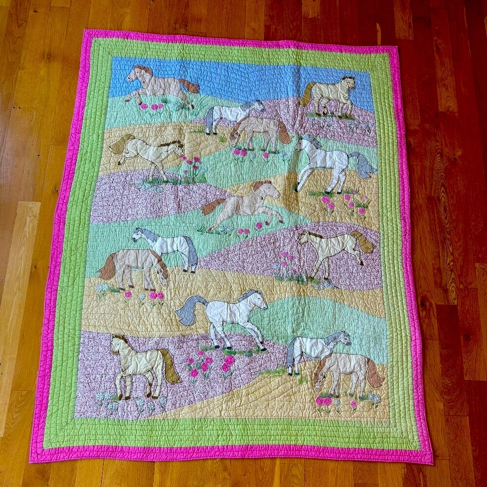 “Ponies in the Pasture” Twin-size Quilt and 2 Pillow Shams by The Company Store - Picture 11 of 14